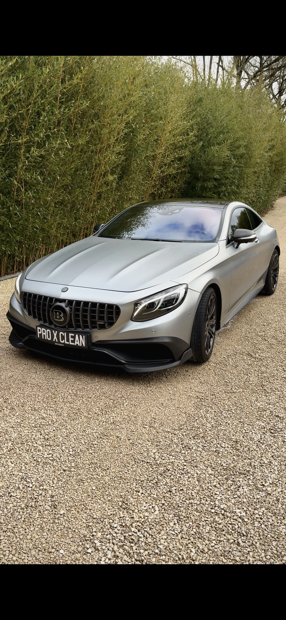 Image après de la demi-face de la voiture Brabus
