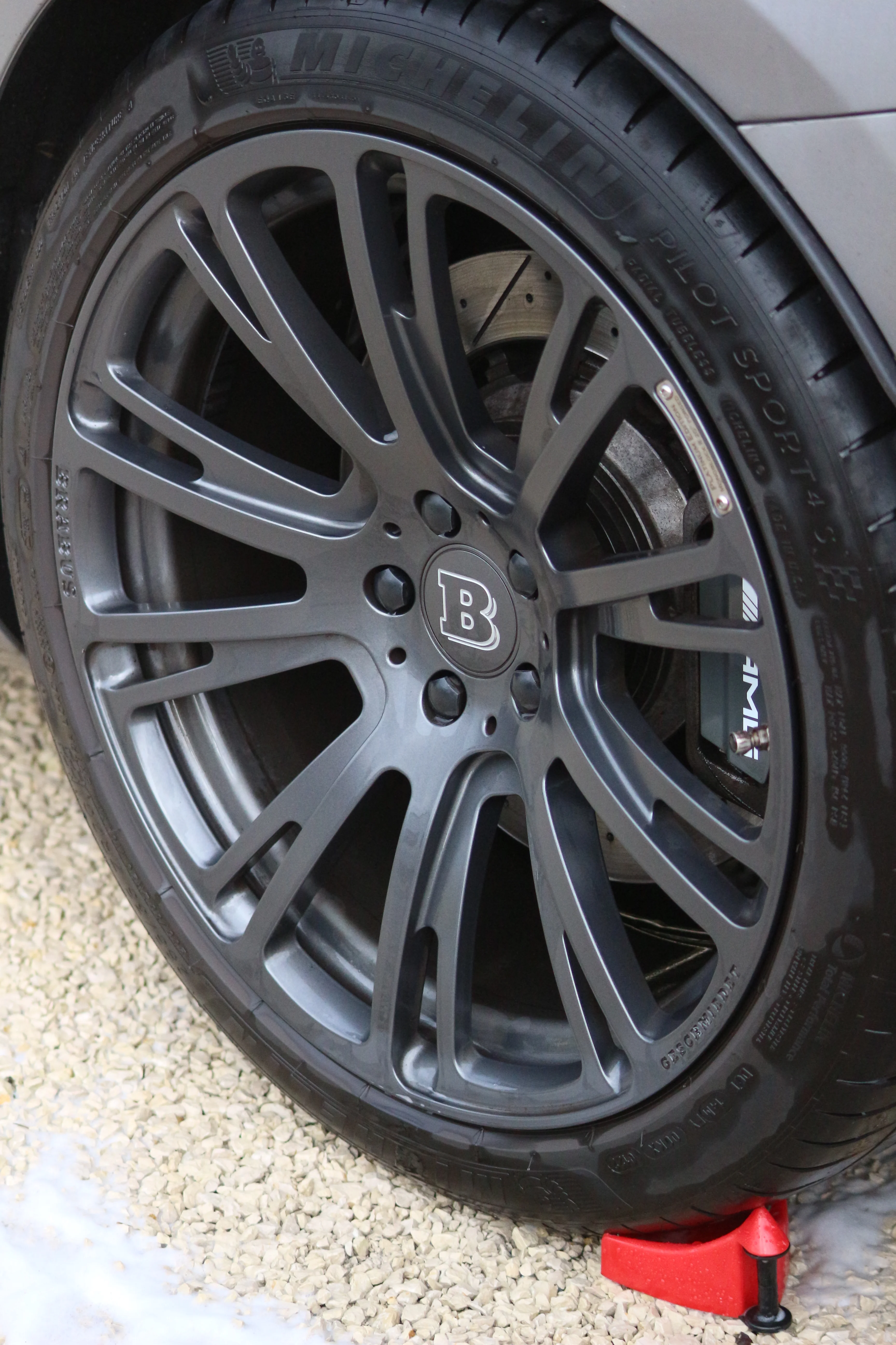 Image après de la jante propre de la voiture Brabus
